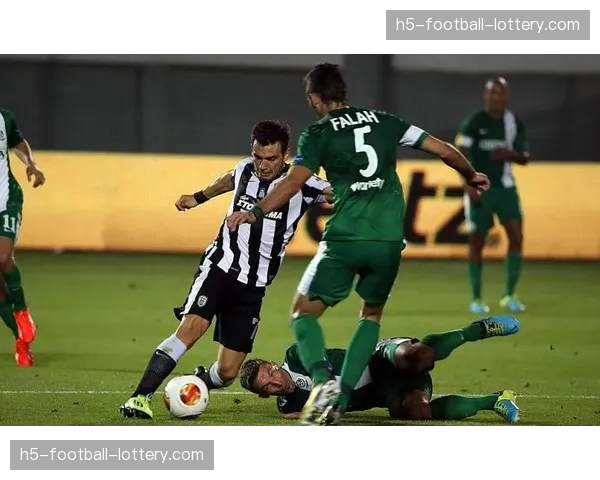 欧联杯出局后，马赛全队进行封闭训练备战周末联赛