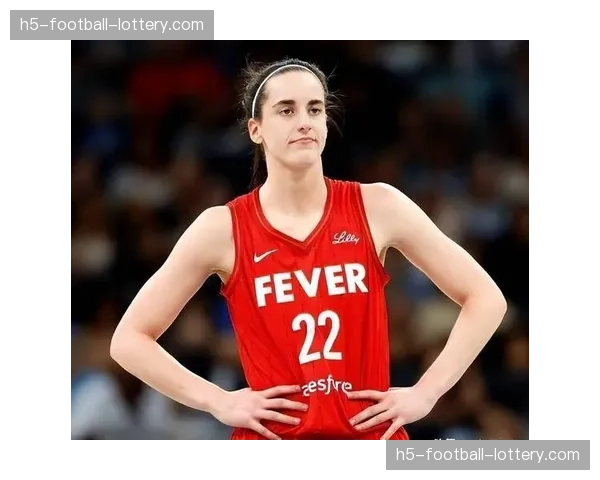 “女库里”凯特琳·克拉克完成WNBA首训,坦言已适应职业节奏 “女库里”凯特琳·克拉克完成WNBA首训,坦言已适应职业节奏