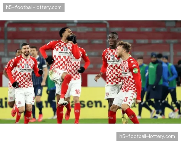 拜仁欧冠半决赛前轮换阵容迎战美因茨